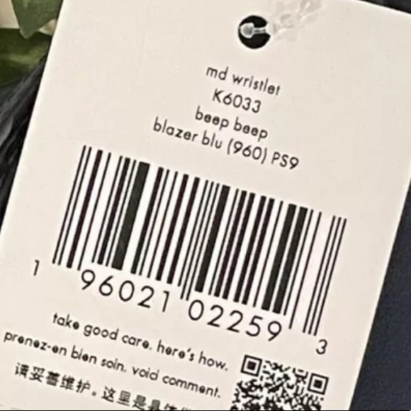 KATE SPADE BEEP MEDIUM WRISTLET CARD HOLDER WALLET VW BUG YELLOW CAR NAVY BLUE - Picture 9 of 9